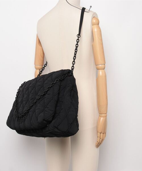 DIESEL(ディーゼル)の「ウィメンズ ショルダーバッグ L CHARM-D CHARM-D SHOULDER L(ショルダーバッグ・レディース・ブラック・UNI)」の11枚目の写真