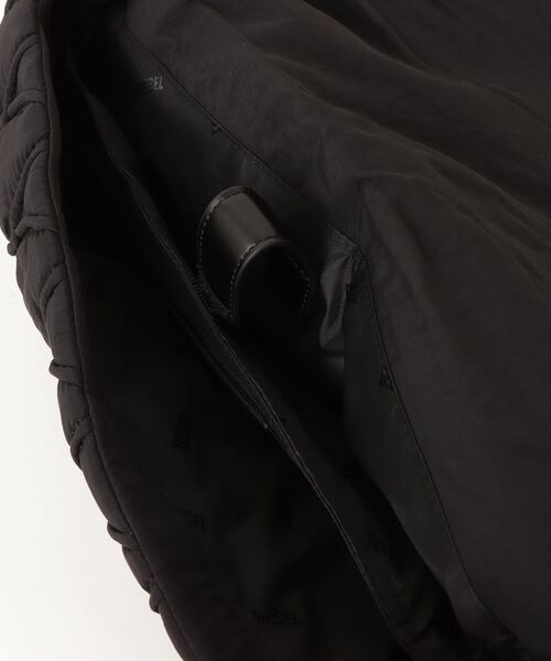 DIESEL(ディーゼル)の「ウィメンズ ショルダーバッグ L CHARM-D CHARM-D SHOULDER L(ショルダーバッグ・レディース・ブラック・UNI)」の9枚目の写真