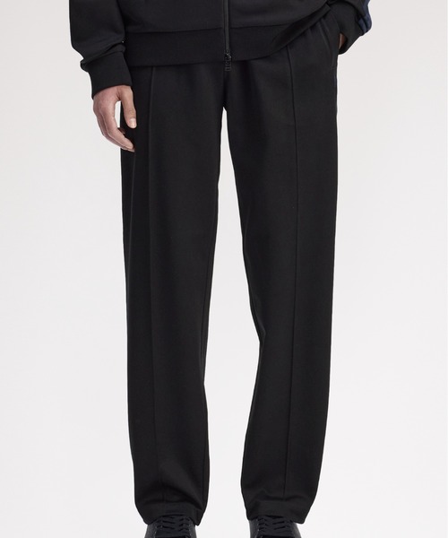 FRED PERRY（フレッドペリー）の「Mesh Taped Track Pants／メッシュテープトラックパンツ（その他パンツ・メンズ・ネイビー/ブラック・L/M/S/XS）」の3枚目の写真