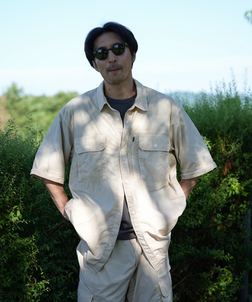 Snow Peak（スノーピーク）の「Snow Peak / Garment Dyed Convertible Shirt  ガーメントダイコンバーチブル シャツ（シャツ/ブラウス・メンズ・ブラック/アイボリー/ブラウン・M/L/XL）」の9枚目の写真