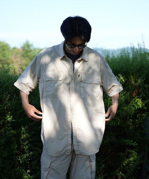 Snow Peak（スノーピーク）の「Snow Peak / Garment Dyed Convertible Shirt  ガーメントダイコンバーチブル シャツ（シャツ/ブラウス・メンズ・ブラック/アイボリー/ブラウン・M/L/XL）」の10枚目の写真