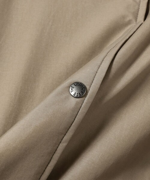 THE NORTH FACE（ザノースフェイス）の「THE NORTH FACE / オルタレーションゼファーシェルハーフコート（ダウンジャケット/コート・レディース・ベージュ/ブラック・MEDIUM/LARGE）」の20枚目の写真