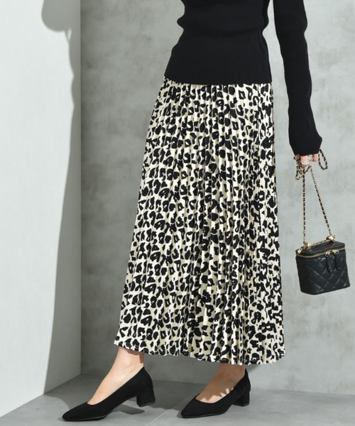 INTERPLANET（インタープラネット）の「サンディングアニマルプリントプリーツスカート（スカート・レディース・ブラウン/オフホワイト・FREE）」の2枚目の写真