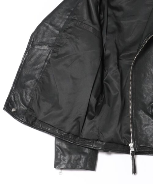 ALLSAINTS(オールセインツ)の「BRADFORD OVERSIZED LEATHER BIKER JACKET | BRADFORD オーバーサイズ レザー バイカー ジャケット(ライダースジャケット・メンズ・ブラック・XS/S/L/M)」の3枚目の写真