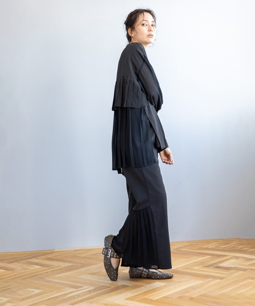 OSMOSIS（オズモーシス）の「バックプリーツブラウス（シャツ/ブラウス・レディース・ネイビー/ブラック/ライトベージュ・ONE SIZE）」の11枚目の写真