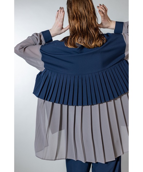 OSMOSIS（オズモーシス）の「バックプリーツブラウス（シャツ/ブラウス・レディース・ネイビー/ブラック/ライトベージュ・ONE SIZE）」の20枚目の写真