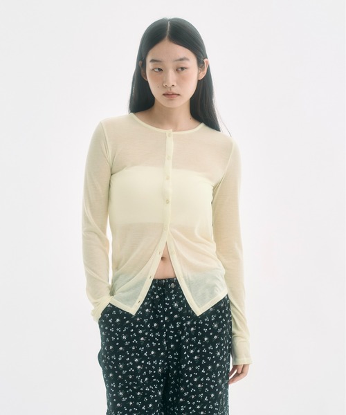 FEKETE（フェケテ）の「sheer cardigan / シアーカーディガン（カーディガン/ボレロ・レディース・ネイビー/ライトイエロー・LARGE/MEDIUM/SMALL）」の4枚目の写真