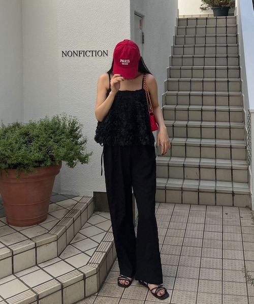 Reurie'（レウリィ）の「リラックスフラワーパンツ(sayaka select) / ロング丈 花柄 エンボス加工 ぽこぽこ レース シンプル カジュアル 韓国 モノトーン ウエストゴム（スラックス・レディース・アイボリー/ブラック/ホワイト・FREE）」の4枚目の写真