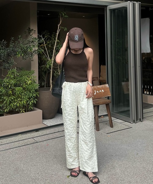 Reurie'（レウリィ）の「リラックスフラワーパンツ(sayaka select) / ロング丈 花柄 エンボス加工 ぽこぽこ レース シンプル カジュアル 韓国 モノトーン ウエストゴム（スラックス・レディース・アイボリー/ブラック/ホワイト・FREE）」の19枚目の写真