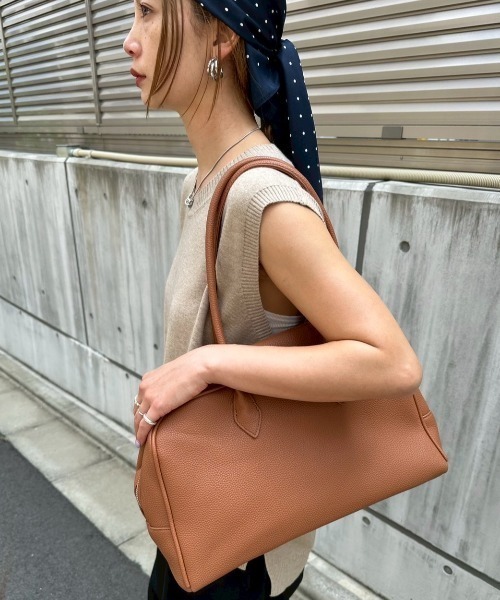 HANNE(アン)の「ロングハンドルボストンバッグ(ボストンバッグ・レディース・ブラウン/ブラック・FREE)」の15枚目の写真