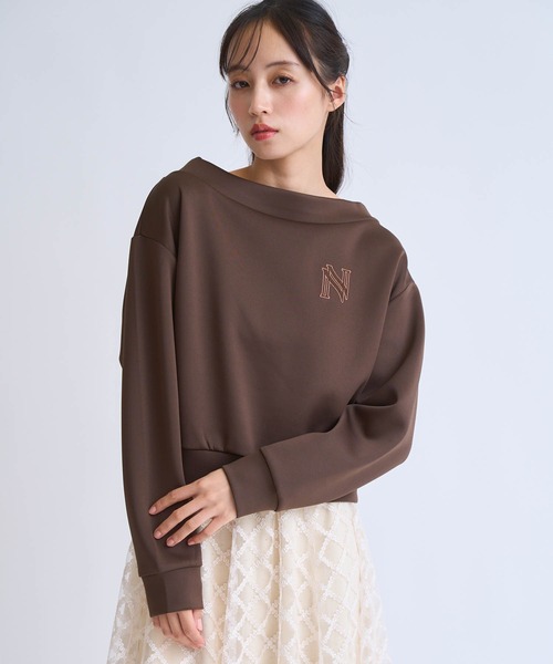 NOELA(ノエラ)の「フェルト刺繍ロゴポンチトップス(Tシャツ/カットソー・レディース・ブラウン/オフホワイト・フリー)」の2枚目の写真