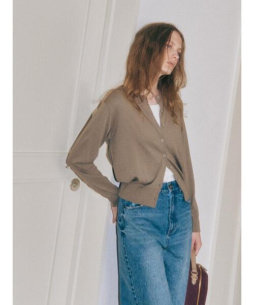 Lugnoncure（ルノンキュール）の「シルクタッチクルーカーディガン《2025autumn catalog item》（カーディガン/ボレロ・レディース・カーキ/オフホワイト/ブラック・F）」の19枚目の写真