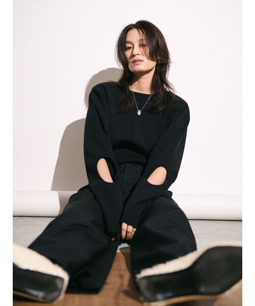 Htage(テージ)の「【Htage】パワーショルダーサークルデザインニット(ニット/セーター・レディース・チャコールグレー/ブラック・FREE)」の4枚目の写真