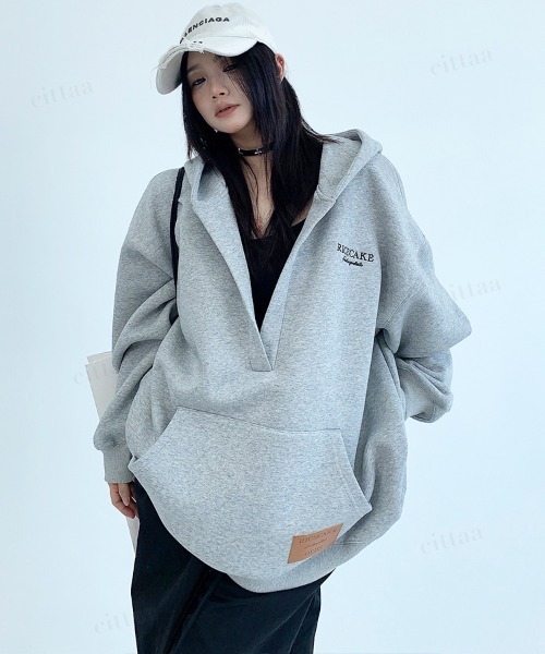 Dalfwin（ダールフィン）の「韓国ファッション RICECAKE刺繍深Vネックスウェットフーディー（パーカー・レディース・グレー/ブラック・FREE）」の3枚目の写真