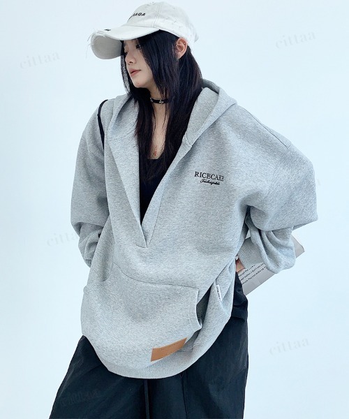 Dalfwin（ダールフィン）の「韓国ファッション RICECAKE刺繍深Vネックスウェットフーディー（パーカー・レディース・グレー/ブラック・FREE）」の5枚目の写真