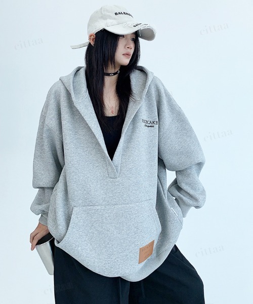 Dalfwin（ダールフィン）の「韓国ファッション RICECAKE刺繍深Vネックスウェットフーディー（パーカー・レディース・グレー/ブラック・FREE）」の6枚目の写真