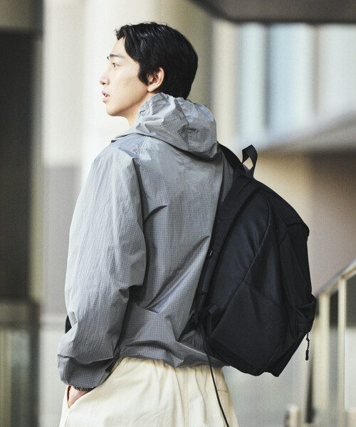 FREAK'S STORE（フリークスストア）の「限定展開 ALL WEATHER ACTIVE WEAR/オールウェザーアクティブウェア チタン加工 ナイロンフーディー ジャケット（ナイロンジャケット・メンズ・ブラック/グレー・SMALL/MEDIUM/LARGE）」の3枚目の写真