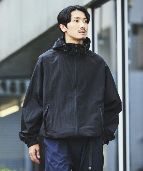 FREAK'S STORE（フリークスストア）の「限定展開 ALL WEATHER ACTIVE WEAR/オールウェザーアクティブウェア チタン加工 ナイロンフーディー ジャケット（ナイロンジャケット・メンズ・ブラック/グレー・SMALL/MEDIUM/LARGE）」の8枚目の写真