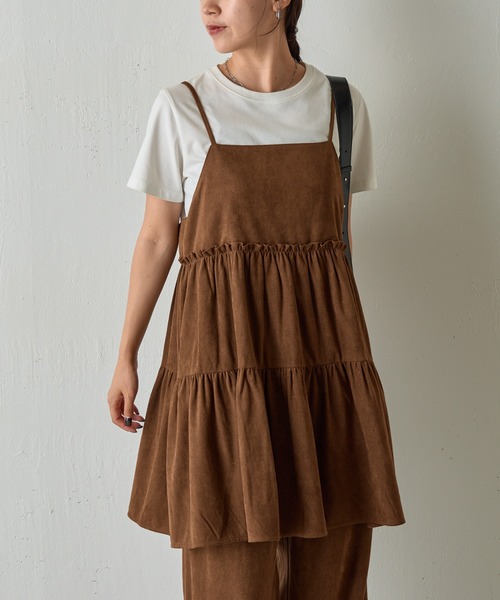 COLONY 2139(コロニートゥーワンスリーナイン)の「フェイクスエードティアードミニキャミワンピース(ワンピース・レディース・ブラウン/キャメル・FREE)」の2枚目の写真
