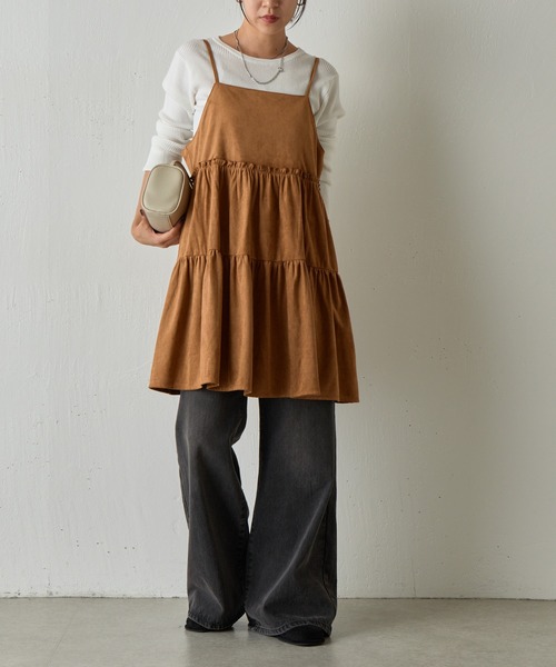 COLONY 2139(コロニートゥーワンスリーナイン)の「フェイクスエードティアードミニキャミワンピース(ワンピース・レディース・ブラウン/キャメル・FREE)」の6枚目の写真