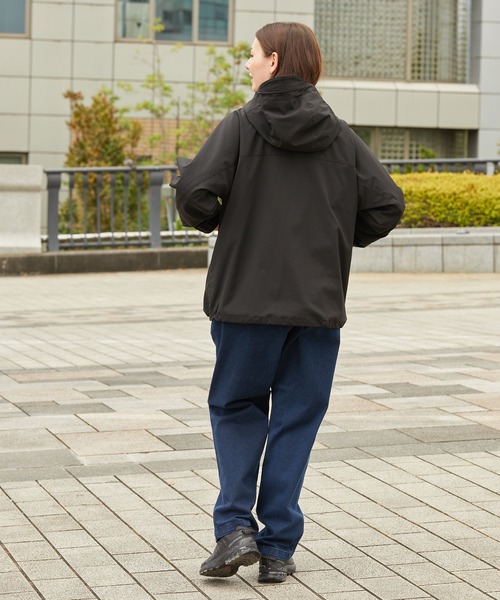 【美品】タンタンの冒険　ナイロンジャケット　マウンテンパーカー 刺繍イラスト 撥水加工】ナイロンワンポイント刺繍マウンテンパーカー