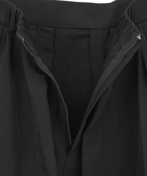 Liesse（リエス）の「タックボリュームスカート（スカート・レディース・ブラック・2/3）」の8枚目の写真