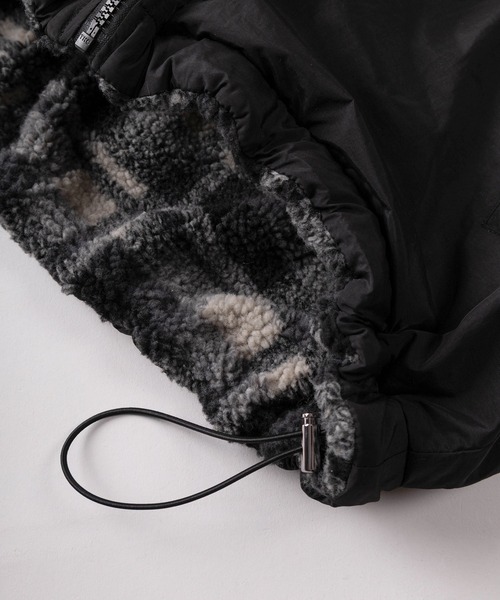 SlashDate（スラッシュデイト）の「【82】【MATEY】2WAY リバーシブル ナイロン ボアブルゾン／ワンポイント刺繍 ／ドローコード／ユニセックス（ブルゾン・メンズ・ブラック/ホワイト・M/L）」の12枚目の写真