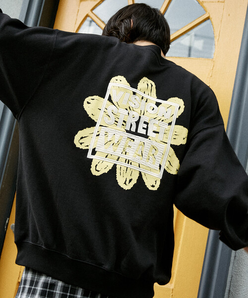 PUBLUX（パブリュクス）の「VISION STREET WEAR/ヴィジョンストリートウェアー 別注 DAISY FLOWER SWEAT(限定展開)（スウェット・メンズ・ライトグレー/グリーン/ブラック・MEDIUM/LARGE/X-LARGE）」の2枚目の写真