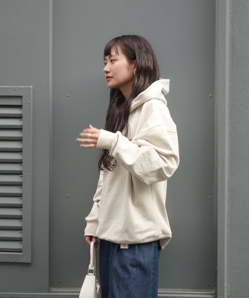 TEEN BOOP（ティーンブープ）の「ロゴルーズパーカー（パーカー・レディース・アイボリー/ネイビー・FREE）」の19枚目の写真