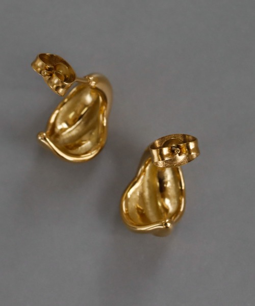 abaskdesign(アバスクデザイン)の「金属アレルギー対応 クラシカルウェーブピアス(ピアス(両耳用)・レディース・ゴールド/シルバー・FREE)」の11枚目の写真