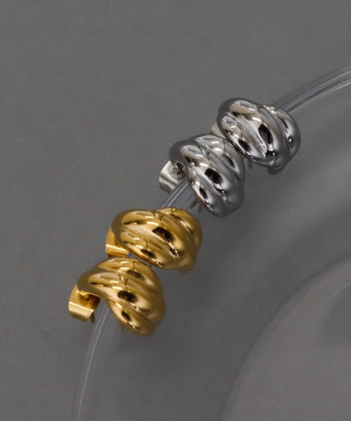 abaskdesign(アバスクデザイン)の「金属アレルギー対応 クラシカルウェーブピアス(ピアス(両耳用)・レディース・ゴールド/シルバー・FREE)」の16枚目の写真