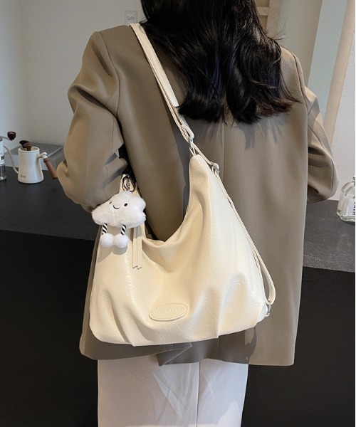 FREE STYLISTS(フリー スタイリスト)の「Y2Kチャーム付き大容量バッグ レザーマルチショルダーバック 通勤用/3WAY(ショルダーバッグ・レディース・ブラック/ベージュ/ブラウン/ダークブラウン・FREE)」の10枚目の写真