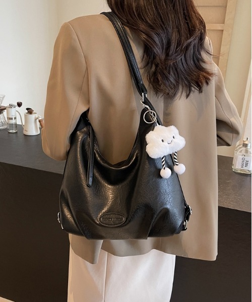 FREE STYLISTS(フリー スタイリスト)の「Y2Kチャーム付き大容量バッグ レザーマルチショルダーバック 通勤用/3WAY(ショルダーバッグ・レディース・ブラック/ベージュ/ブラウン/ダークブラウン・FREE)」の17枚目の写真