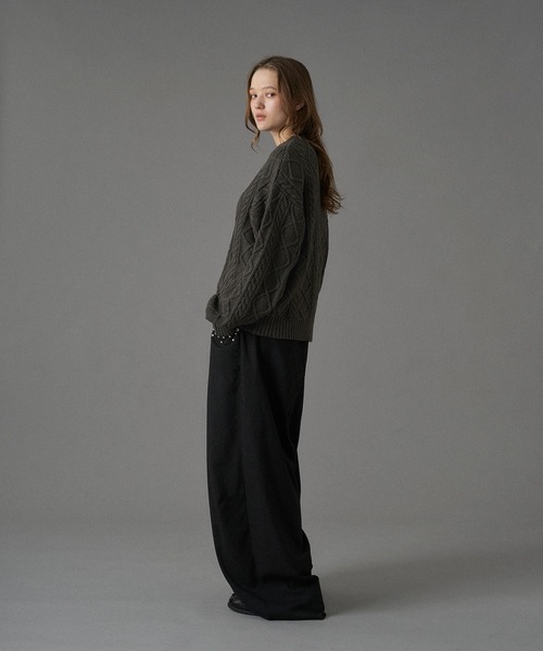 ONCILY(オンシェリー)の「CABLE CREW NECK KNIT CARDIGAN / ケーブルクルーネックニットカーディガン(カーディガン/ボレロ・メンズ・チャコールグレー/レッド/ネイビー・SMALL/MEDIUM/LARGE)」の10枚目の写真