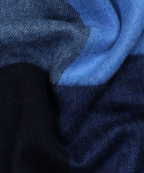 Paul Smith(ポールスミス)の「カラーブロッキング カシミヤブレンド マフラー【250431 EC】(マフラー・メンズ・ダークグリーン/ブラック/ネイビー・FREE)」の12枚目の写真