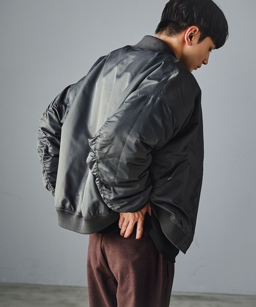 LAKOLE(ラコレ)の「クリーンMA-1 / 592132(ブルゾン・メンズ・ブラック/カーキ/チャコール・MEDIUM/LARGE)」の11枚目の写真