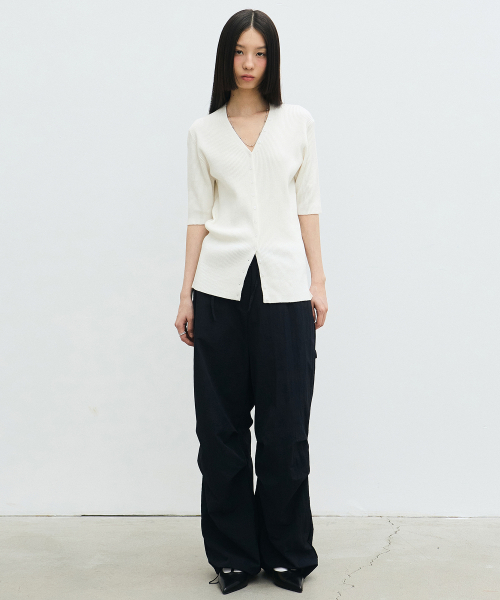NICK&NICOLE(ニックアンドニコール)の「BUTTON SLIM KNIT HALF CARDIGAN_IVORY(カーディガン/ボレロ・レディース・その他・FREE)」の4枚目の写真