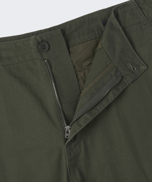 MUSINSA STANDARD（ムシンサスタンダード）の「コットンヘリンボーンカーゴショーツ[カーキ]（その他パンツ・メンズ・その他・28/29/32/30/31/33/26/27/40/38/42/36/34）」の3枚目の写真