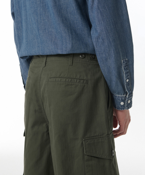 MUSINSA STANDARD（ムシンサスタンダード）の「コットンヘリンボーンカーゴショーツ[カーキ]（その他パンツ・メンズ・その他・28/29/32/30/31/33/26/27/40/38/42/36/34）」の5枚目の写真
