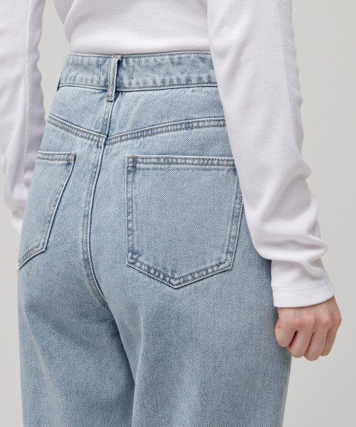 MUSINSA STANDARD WOMAN(ムシンサスタンダードウーマン)の「レディースママフィットデニムパンツ【スカイブルー】(デニムパンツ・レディース・その他・26/24/25)」の8枚目の写真