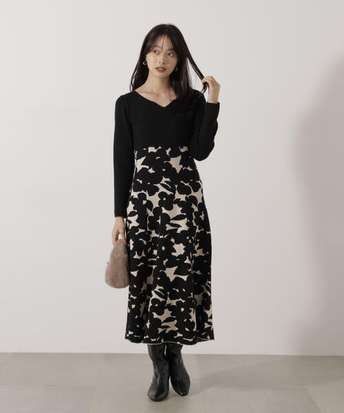 PROPORTION BODY DRESSING(プロポーションボディドレッシング)の「ジャガードフラワーニットワンピース / 1216140007(ワンピース・レディース・ブラック/ブルー・P/S/SMALL/MEDIUM)」の2枚目の写真