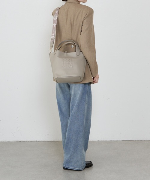 russet(ラシット)の「エンボスモノグラム2WAYミニトートバッグ(トートバッグ・レディース・ブラック/グレー系その他・FREE)」の11枚目の写真