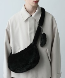 HARE（ハレ）の「ハーフムーンファーBAG(HARE)（ショルダーバッグ・メンズ）」