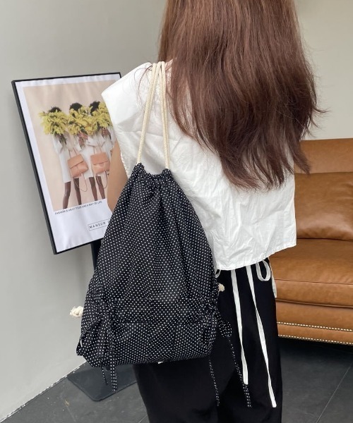 LAC-VERT（ラック・ヴェール）の「ドット柄リボンフリルナップサック（バックパック/リュック・レディース・ブラック/ホワイト/レッド・FREE）」の4枚目の写真
