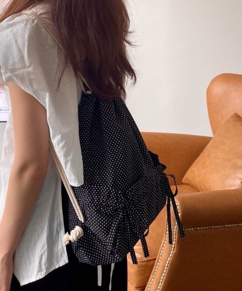 LAC-VERT（ラック・ヴェール）の「ドット柄リボンフリルナップサック（バックパック/リュック・レディース・ブラック/ホワイト/レッド・FREE）」の5枚目の写真