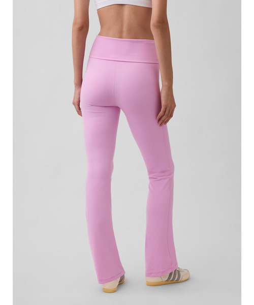GAP（ギャップ）の「GapFit スムーズ フォールドオーバー ミニフレアレギンス（レギンス/スパッツ・レディース・ブラウン/ピンク・XS/S/M/L/XXS）」の7枚目の写真