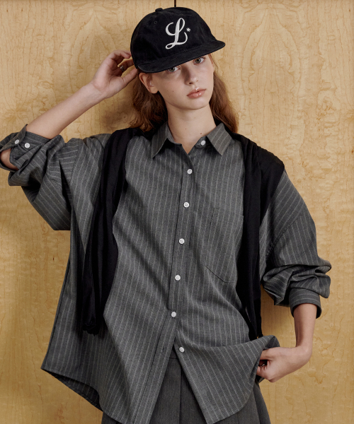 LOSSYROW(ロッシロー)の「Soft Pinstripe Overshirt Gray(シャツ/ブラウス・レディース・グレー・FREE)」の1枚目の写真
