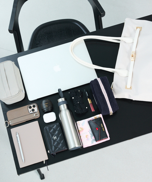 LOWELL things（ロウェル　シングス）の「【kariさんコラボ】多機能BELTEDナイロントート/A4/通勤/16インチPC対応（トートバッグ・レディース・ブラック/アイボリー・フリー）」の16枚目の写真