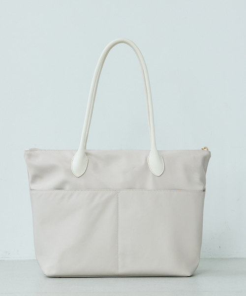 LOWELL things（ロウェル　シングス）の「【kariさんコラボ】多機能BELTEDナイロントート/A4/通勤/16インチPC対応（トートバッグ・レディース・ブラック/アイボリー・フリー）」の19枚目の写真