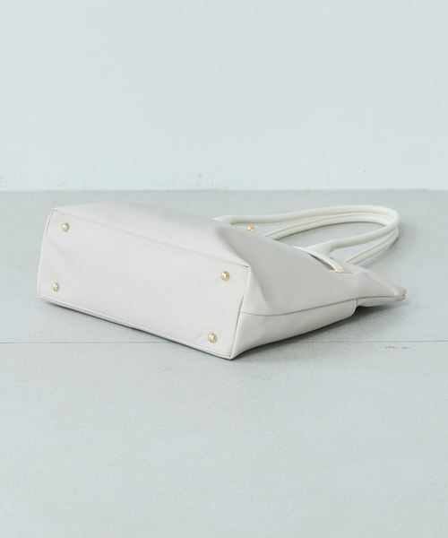 LOWELL things（ロウェル　シングス）の「【kariさんコラボ】多機能BELTEDナイロントート/A4/通勤/16インチPC対応（トートバッグ・レディース・ブラック/アイボリー・フリー）」の20枚目の写真